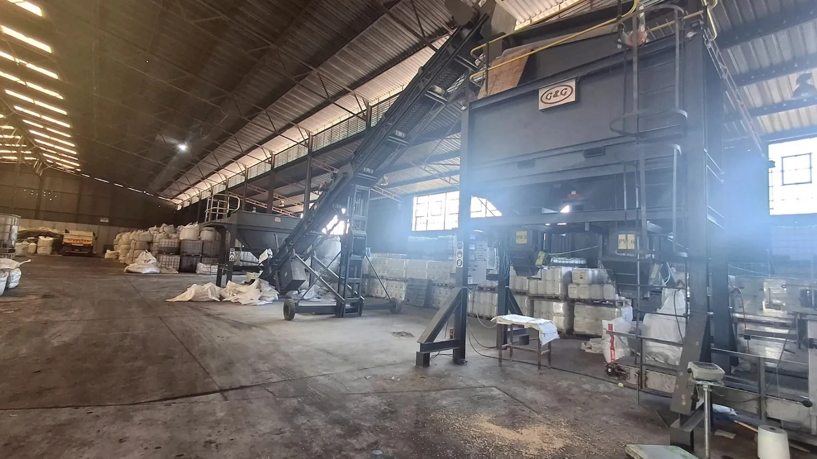 Existing fertilizer processing plant assessed for retrofit and replacement equipment integration