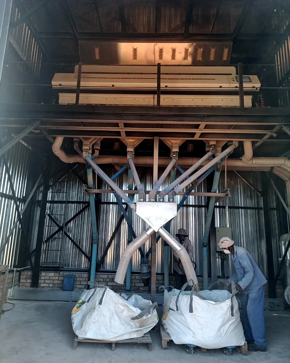 Colour sorting equipment and product distribution system installed at the Vlakvlei fertilizer plant